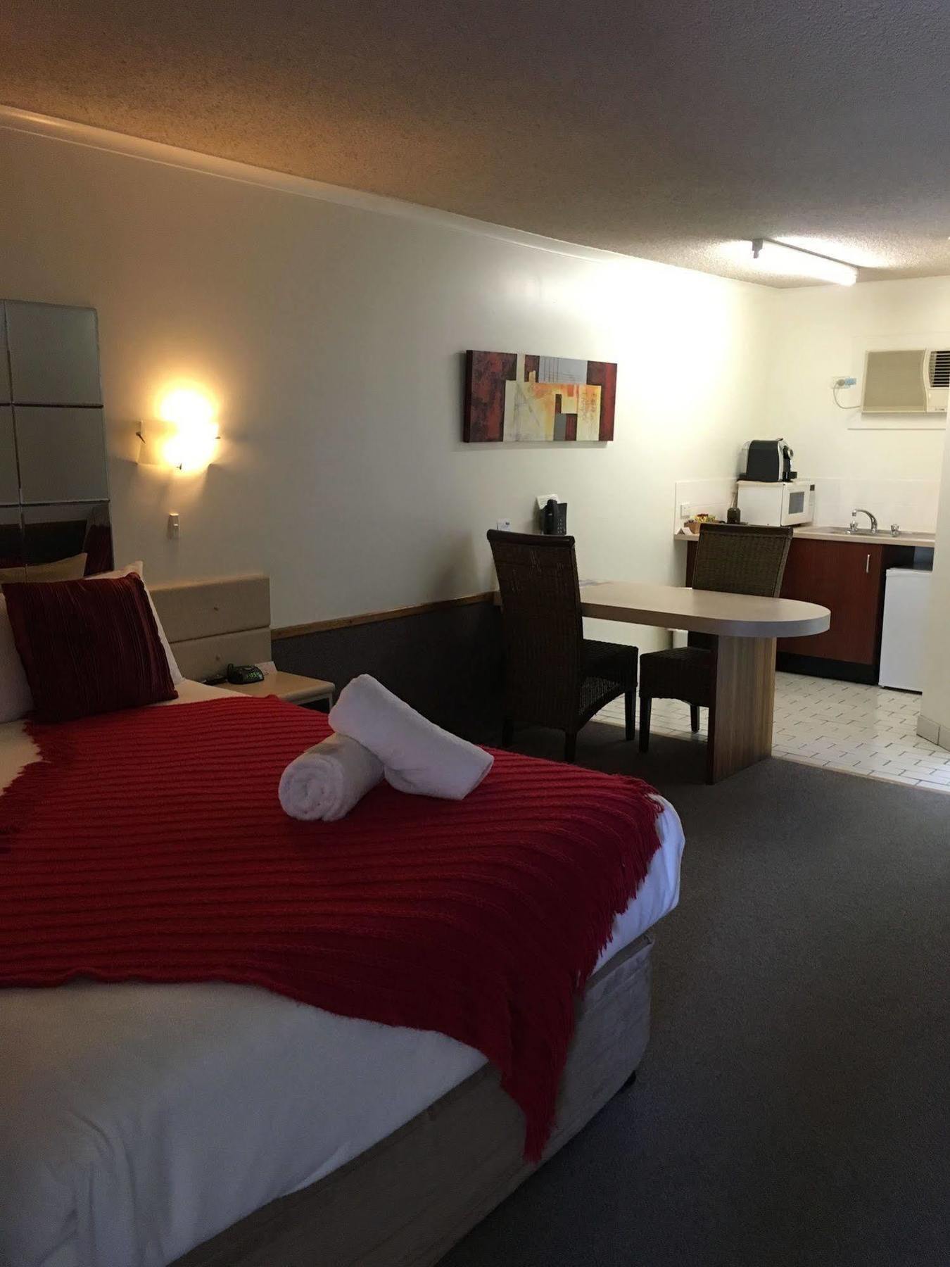Rockhampton Court Motor Inn Exterior foto